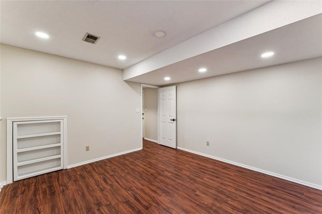 10902 Bradshaw Street — photo 23