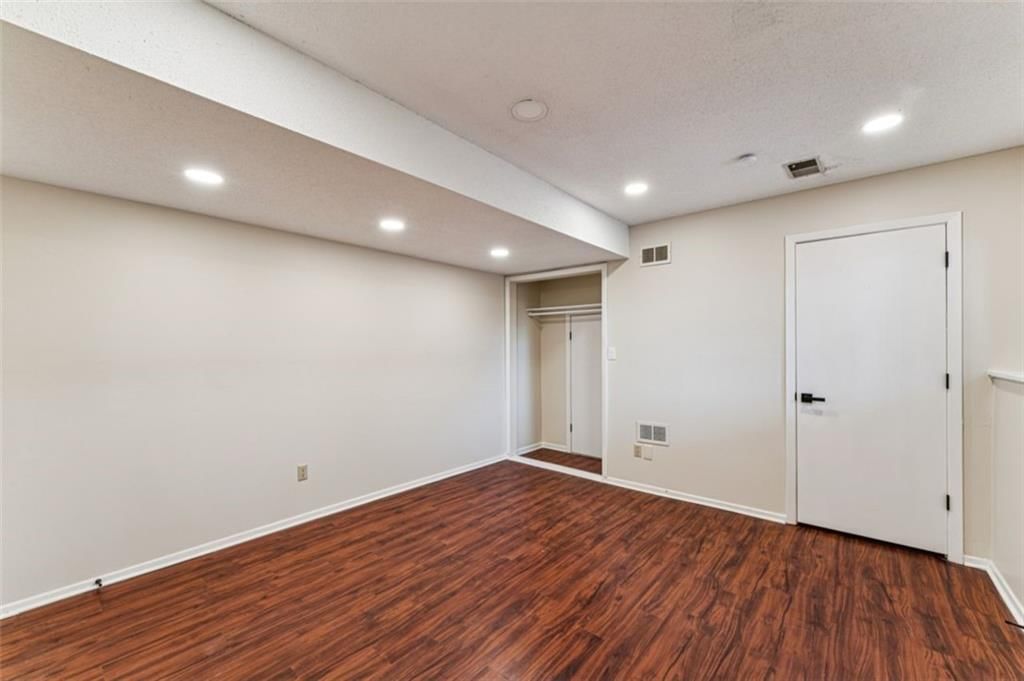 10902 Bradshaw Street — photo 24