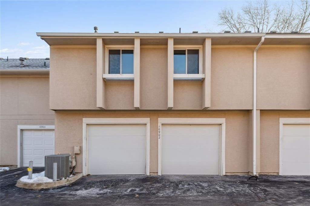 10902 Bradshaw Street — photo 29
