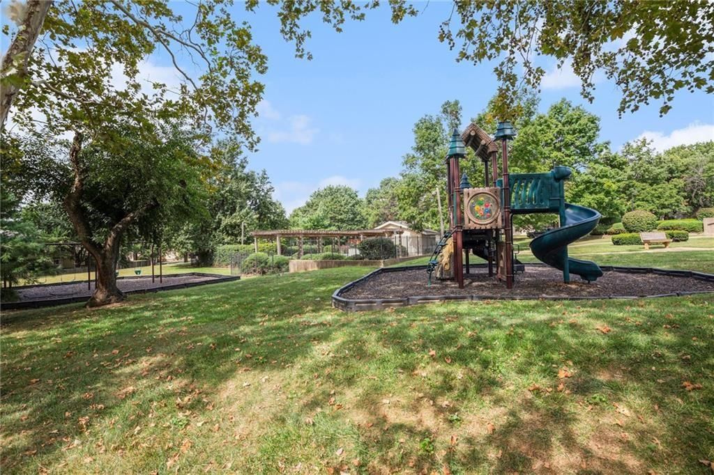 10902 Bradshaw Street — photo 33