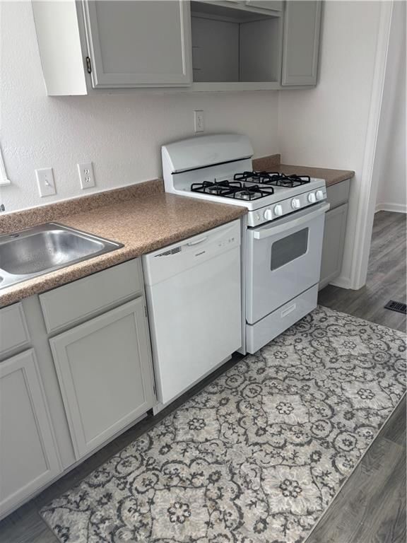 609 NE 42nd Street — photo 6