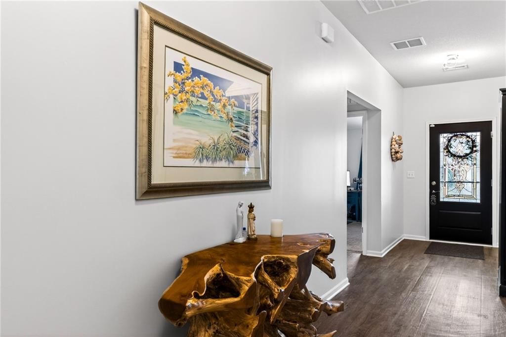520 SE Laurel Drive — photo 4