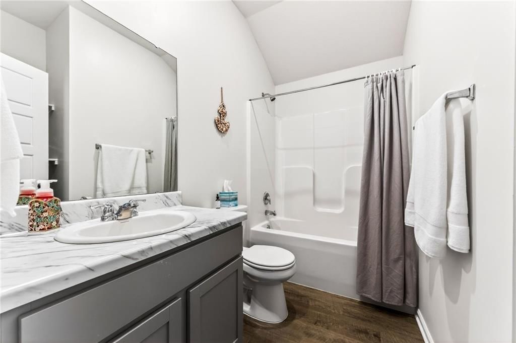 520 SE Laurel Drive — photo 9