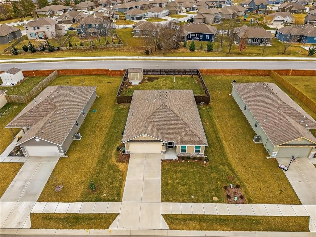 520 SE Laurel Drive — photo 32