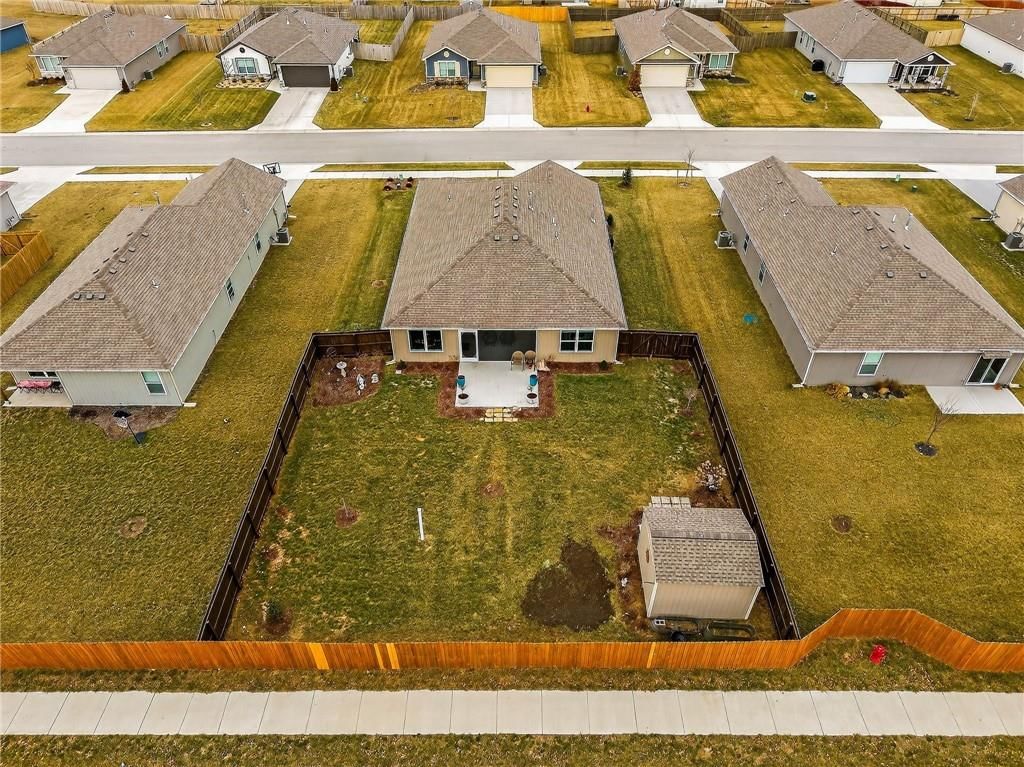 520 SE Laurel Drive — photo 33