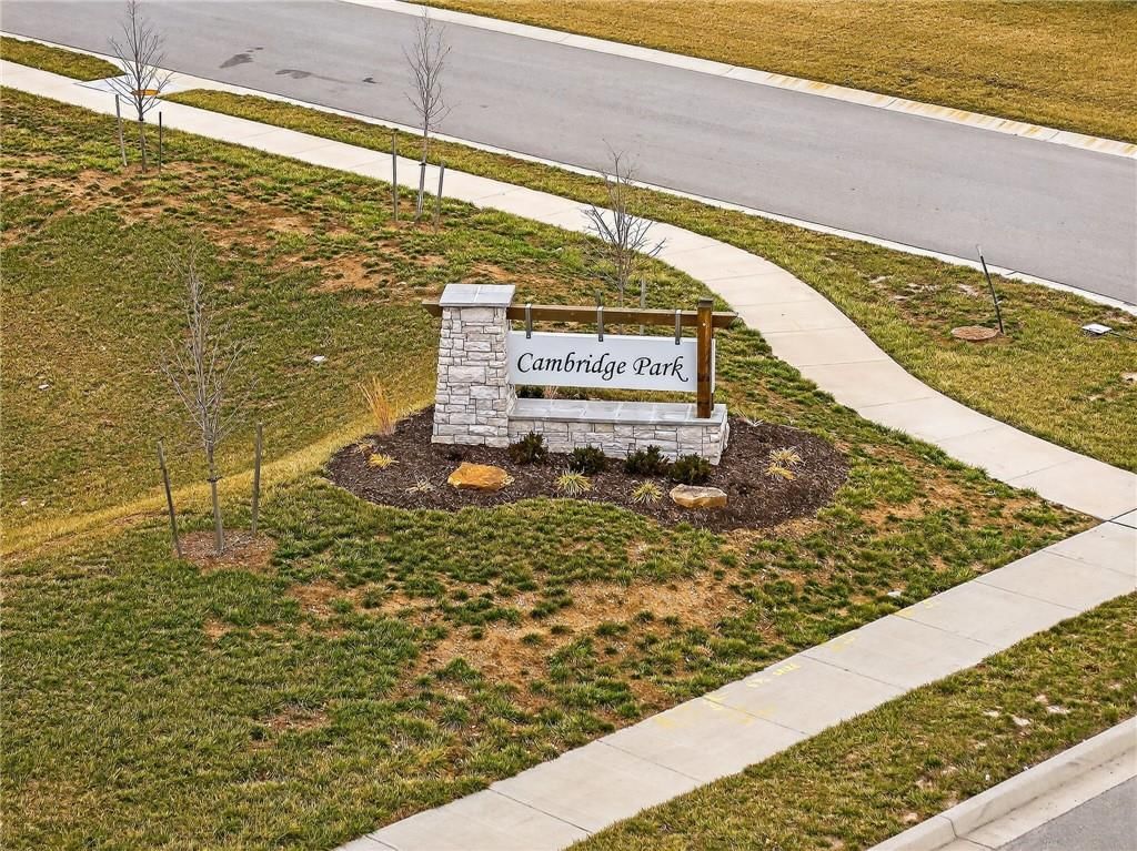 520 SE Laurel Drive — photo 38