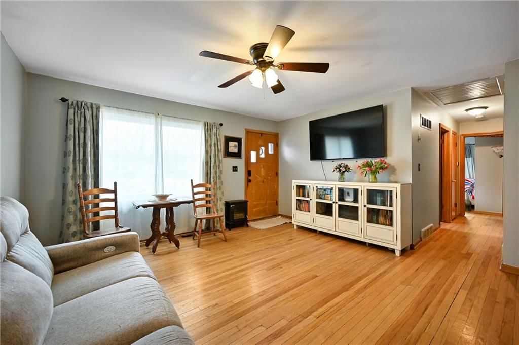 4357 N Drury Avenue — photo 4