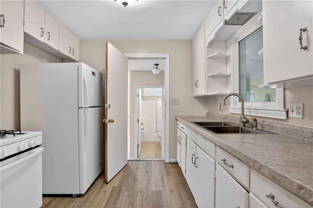 333 Allcutt Avenue — photo 5