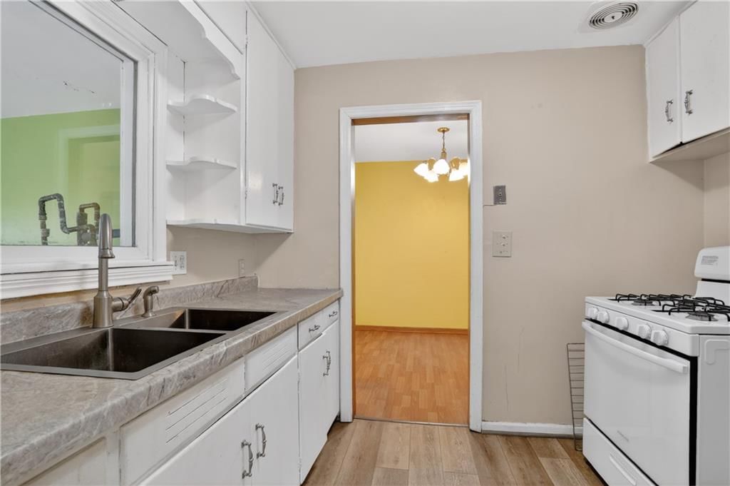 333 Allcutt Avenue — photo 6
