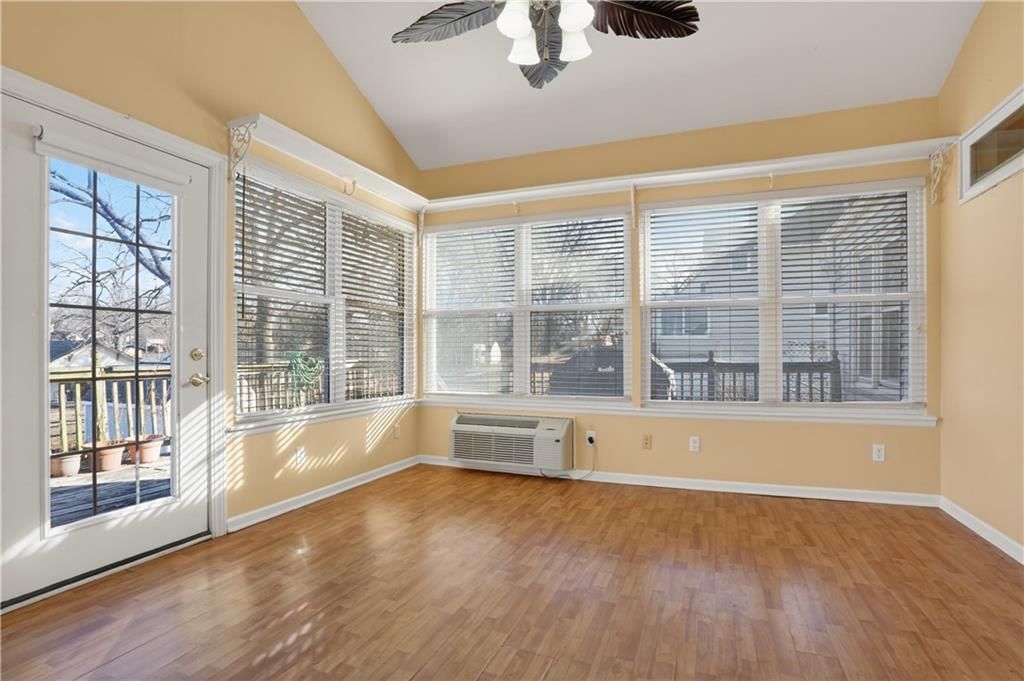 333 Allcutt Avenue — photo 11