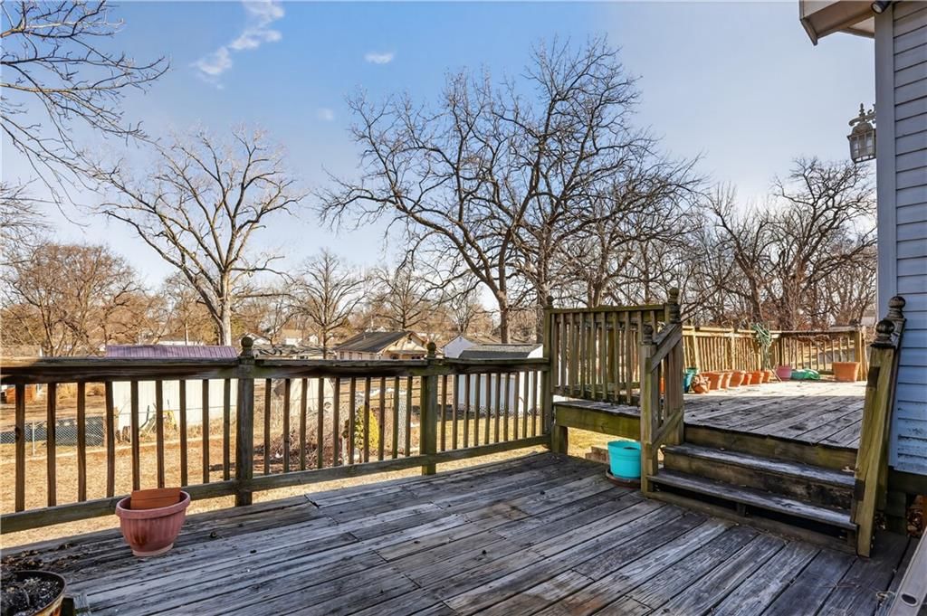 333 Allcutt Avenue — photo 17