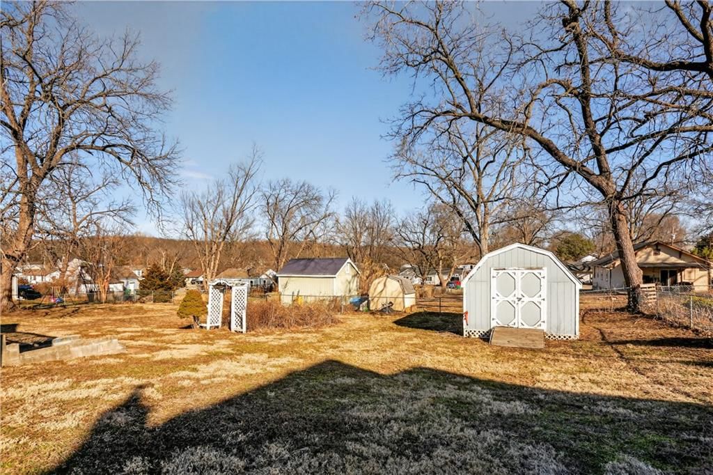 333 Allcutt Avenue — photo 19