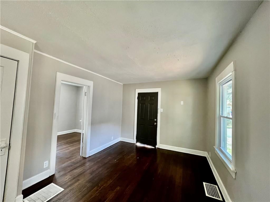 710 W 76th Street — photo 5