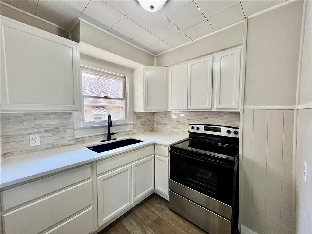 710 W 76th Street — photo 6