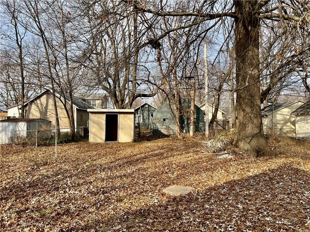 710 W 76th Street — photo 16