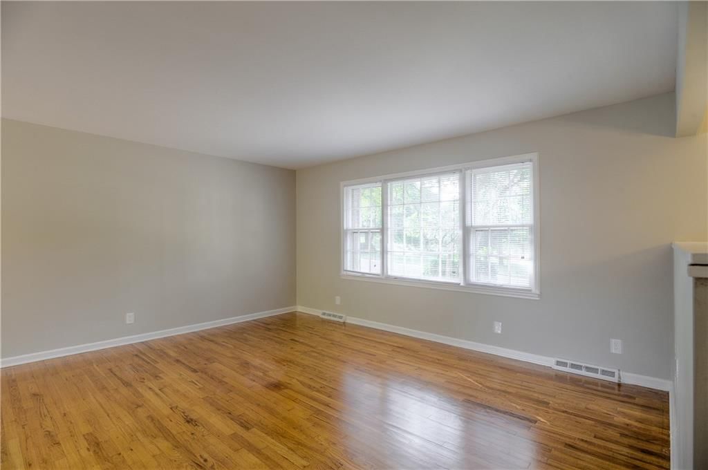 9408 E 81st Terrace — photo 3
