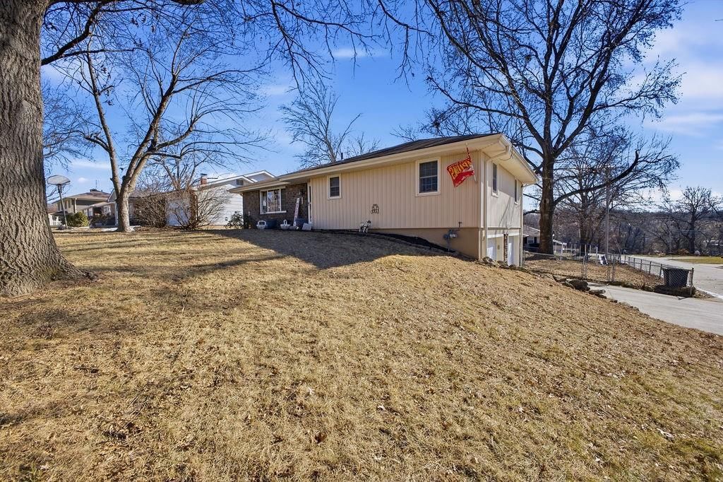 2502 Flintstone Drive — photo 3