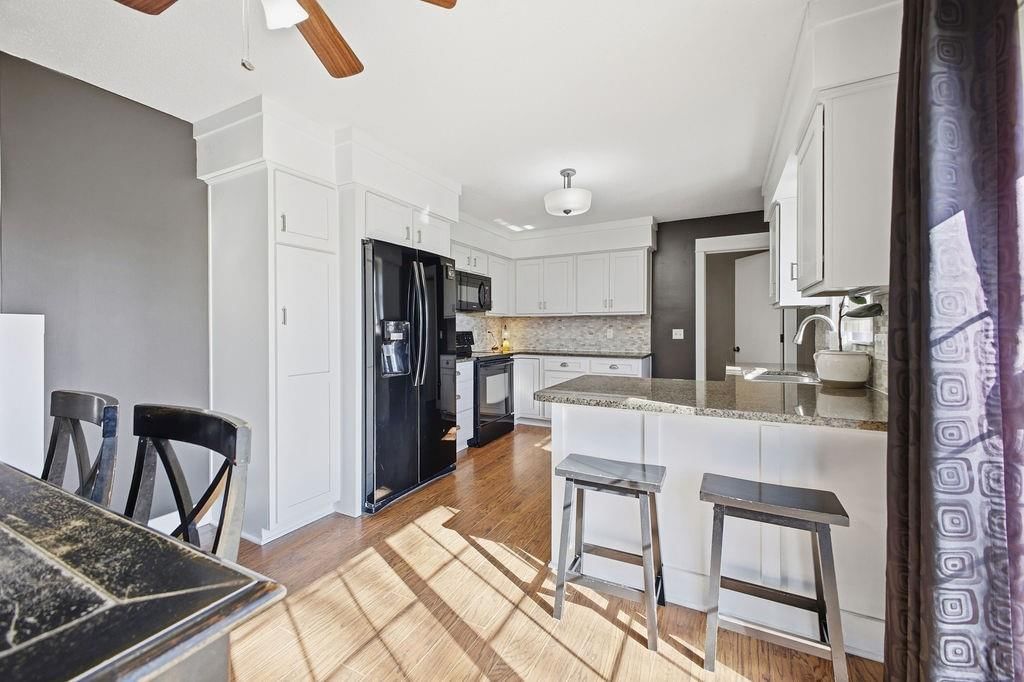 2502 Flintstone Drive — photo 9