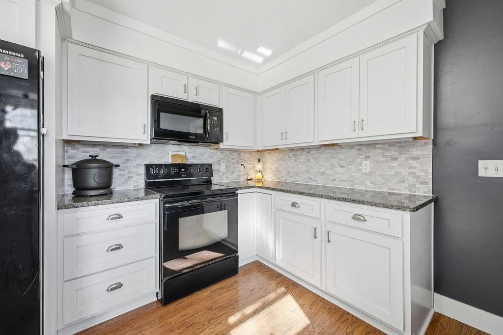 2502 Flintstone Drive — photo 14