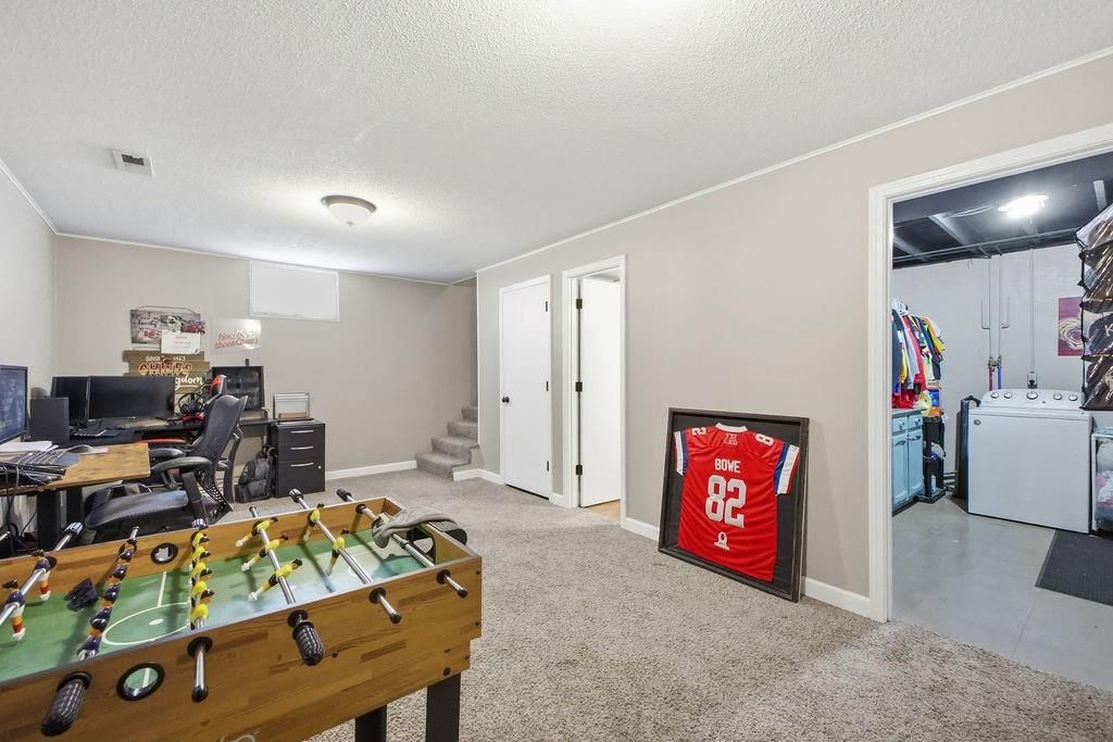 2502 Flintstone Drive — photo 30