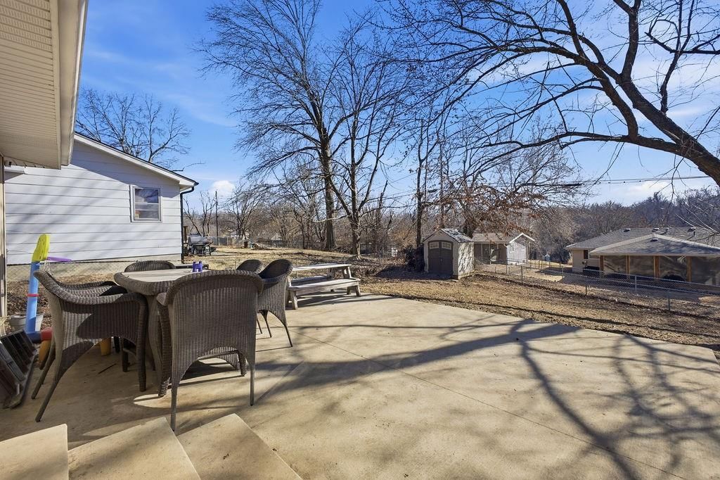 2502 Flintstone Drive — photo 37