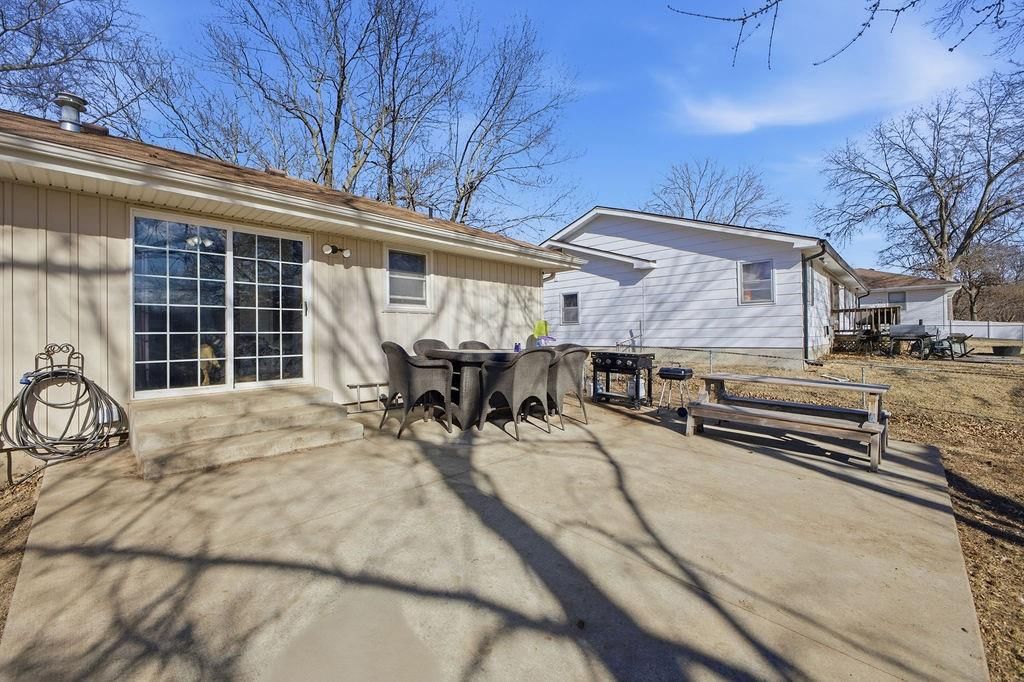 2502 Flintstone Drive — photo 38