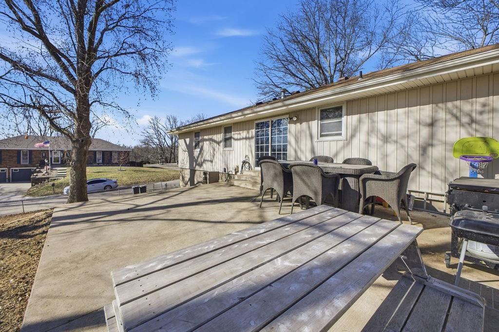 2502 Flintstone Drive — photo 39