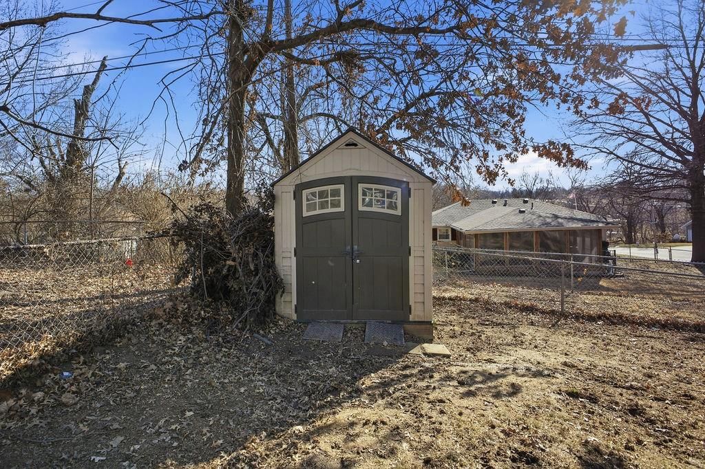 2502 Flintstone Drive — photo 42