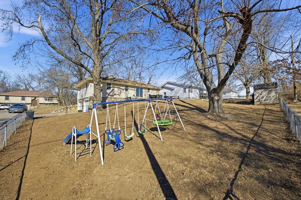 2502 Flintstone Drive — photo 44
