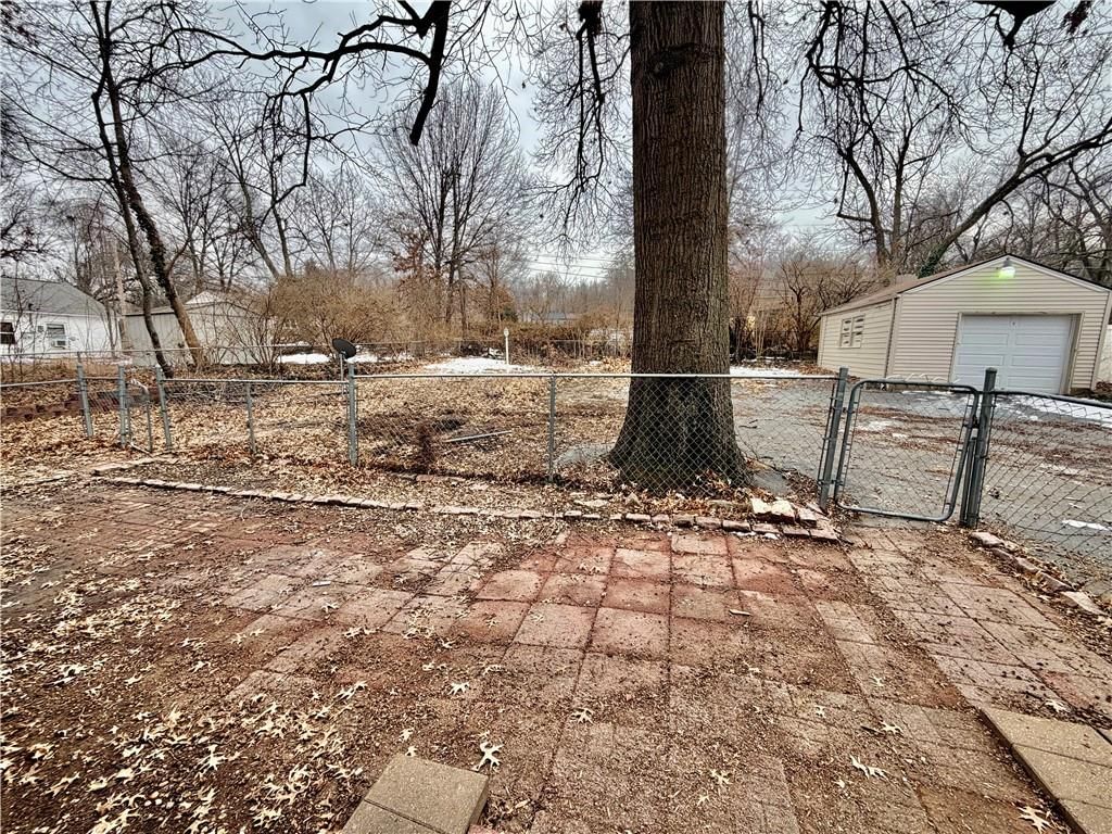 223 E Bannister Road — photo 13