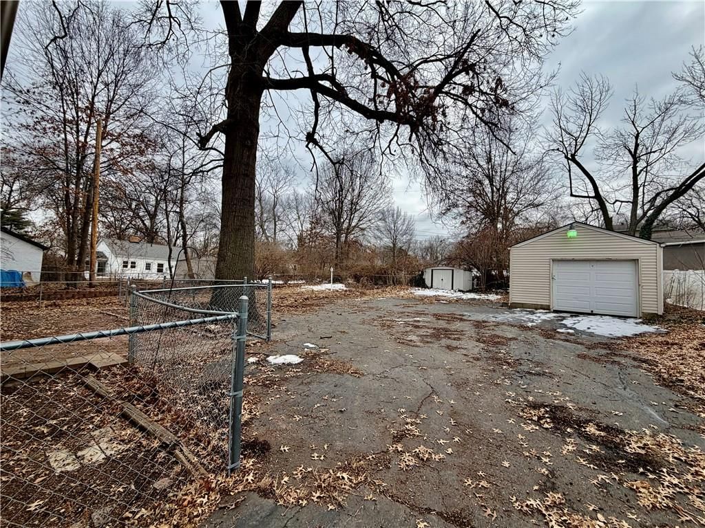 223 E Bannister Road — photo 16