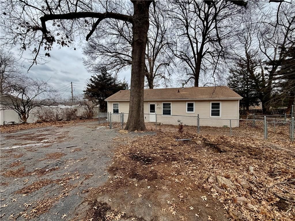 223 E Bannister Road — photo 17