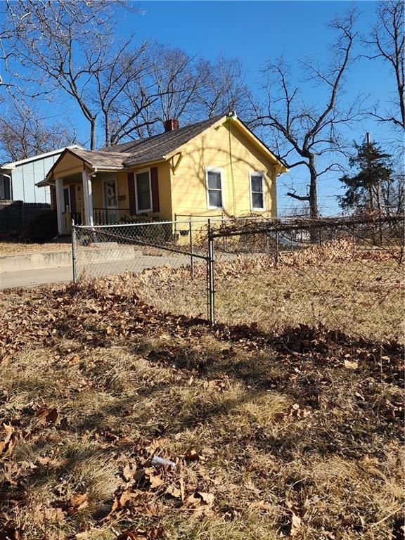 4525 Spruce Avenue — photo 2