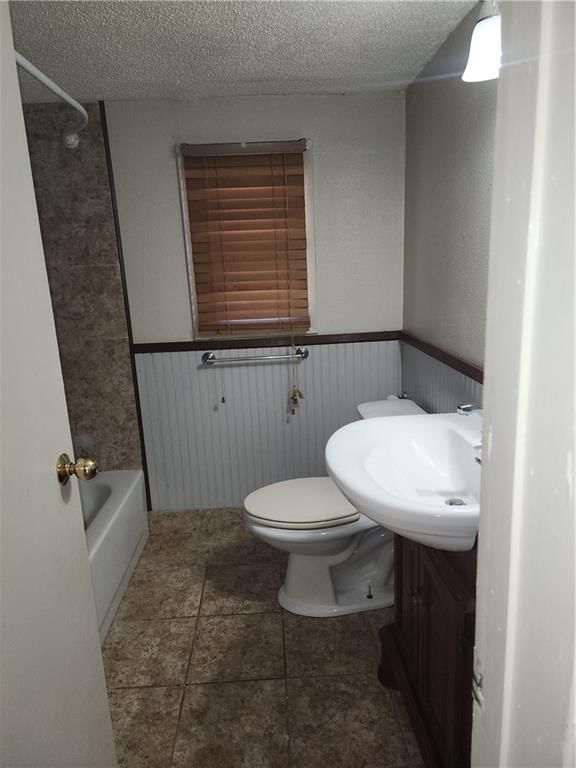4525 Spruce Avenue — photo 6