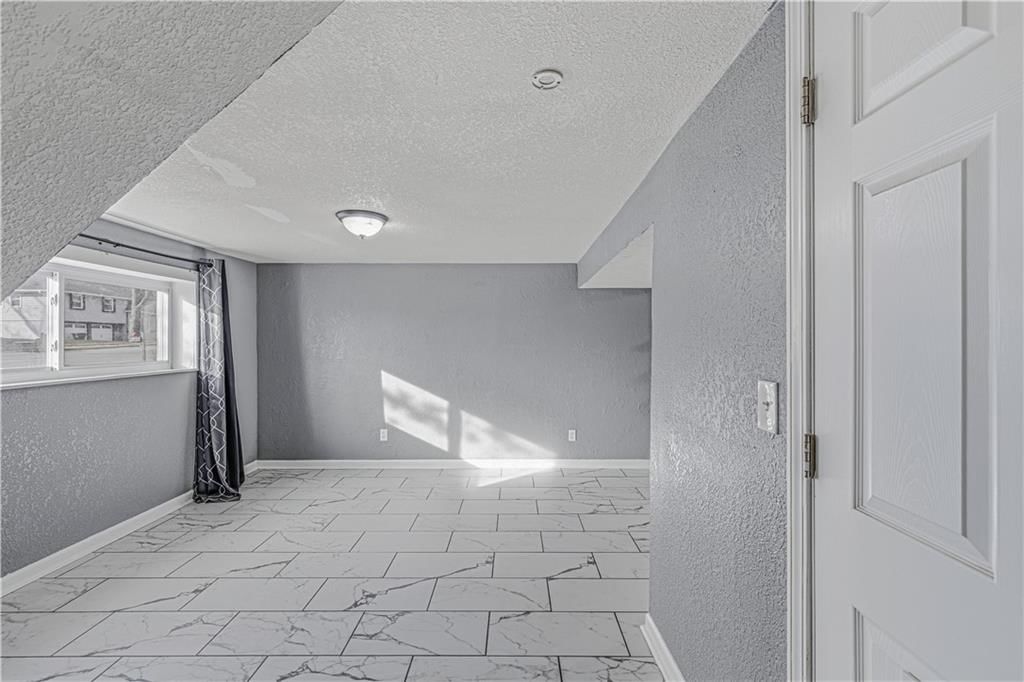 1136 NE 10th Street — photo 12
