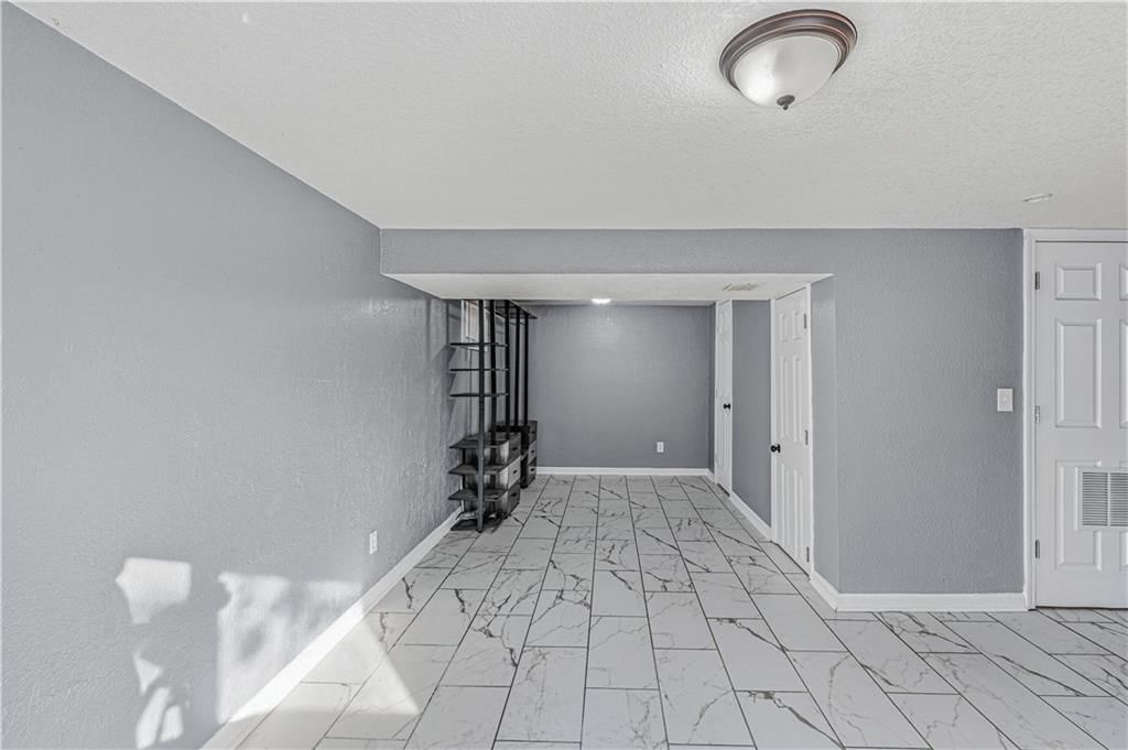 1136 NE 10th Street — photo 14