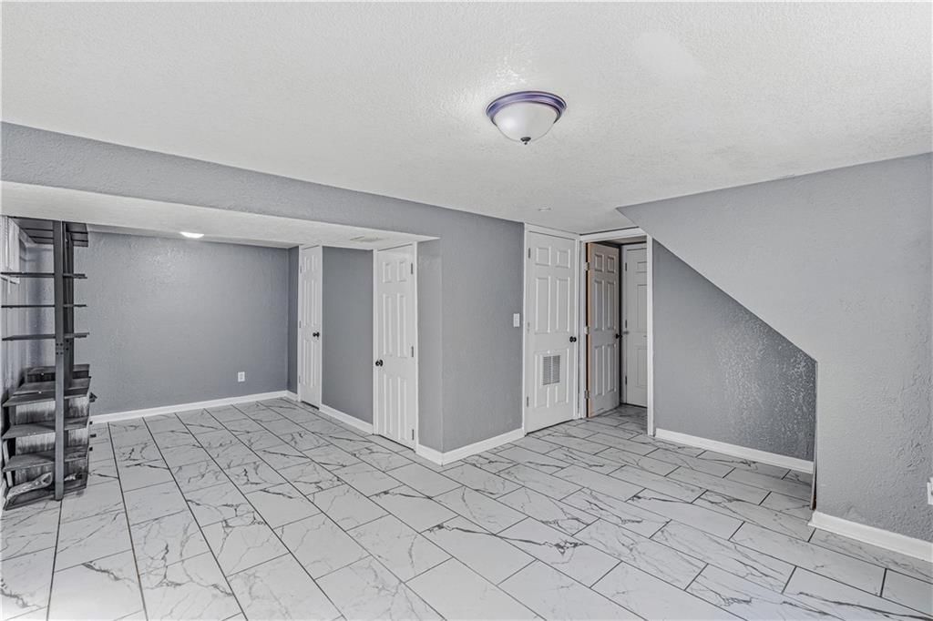 1136 NE 10th Street — photo 15