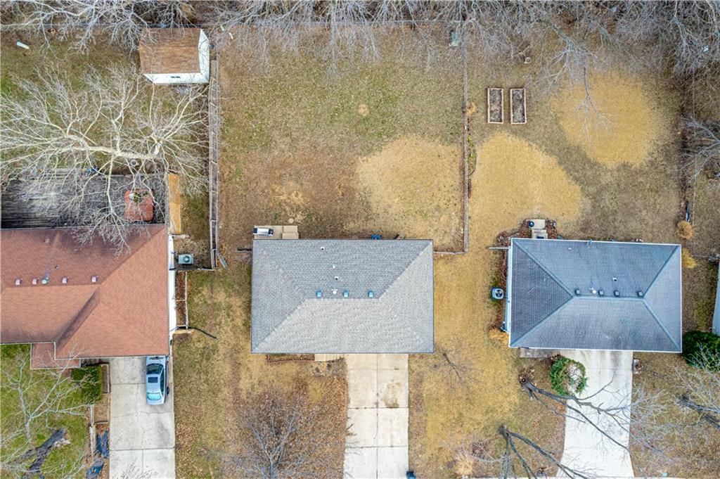 1136 NE 10th Street — photo 32