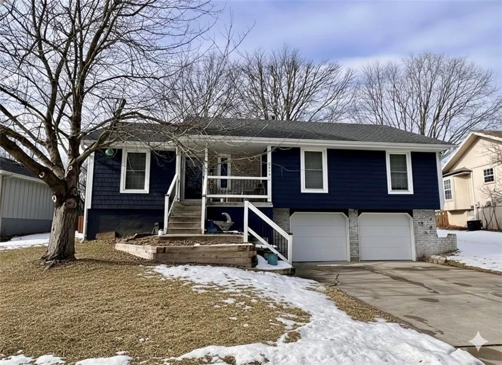 2513 NE Remington Court — photo 1