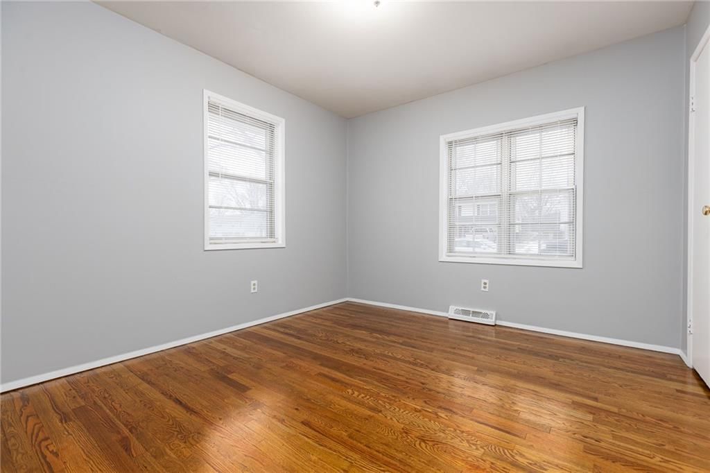 5869 N Oakley Avenue — photo 5