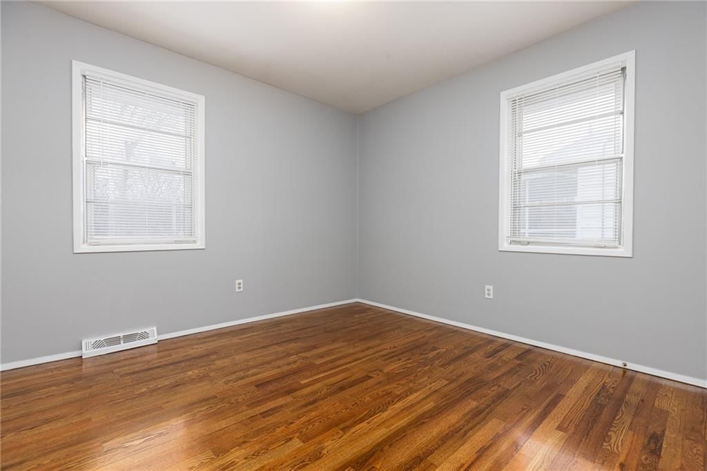5869 N Oakley Avenue — photo 8