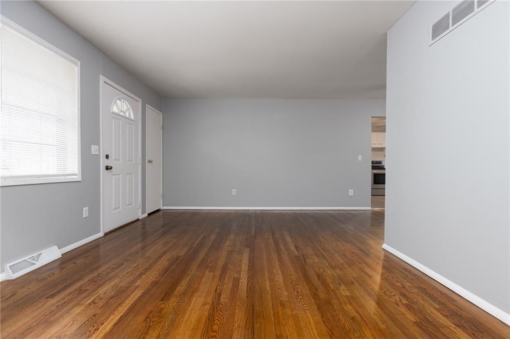 5869 N Oakley Avenue — photo 15