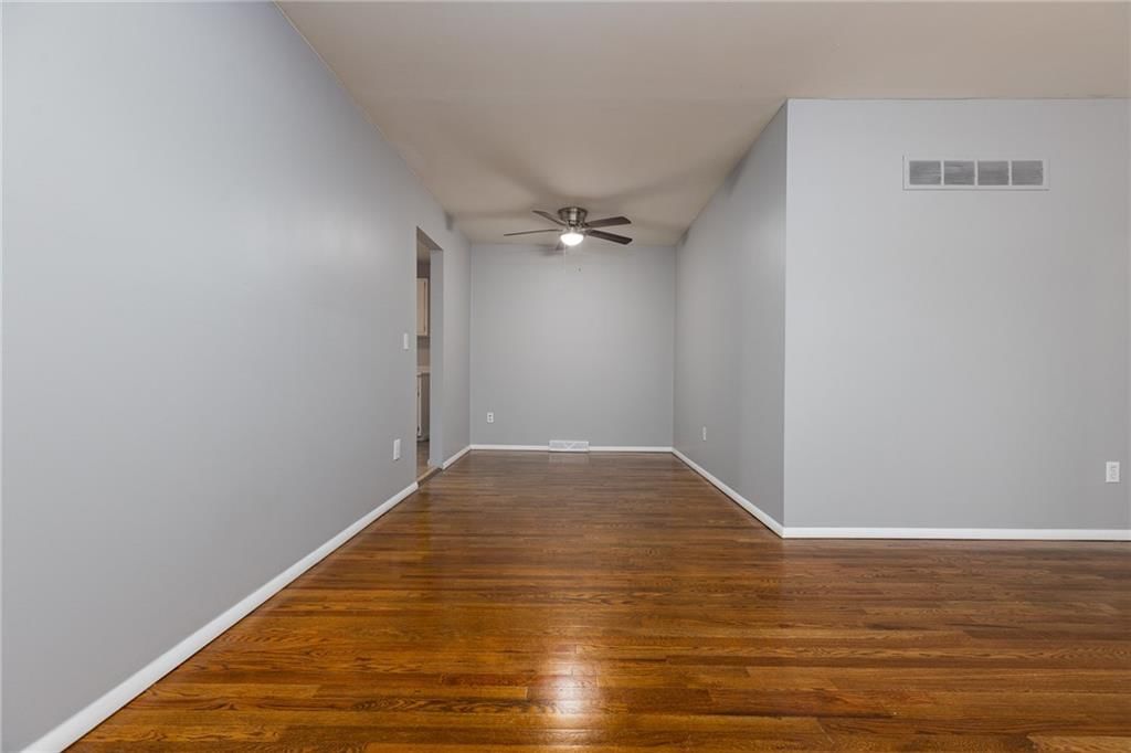5869 N Oakley Avenue — photo 16