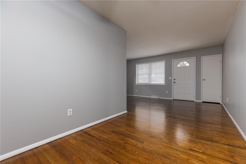 5869 N Oakley Avenue — photo 17