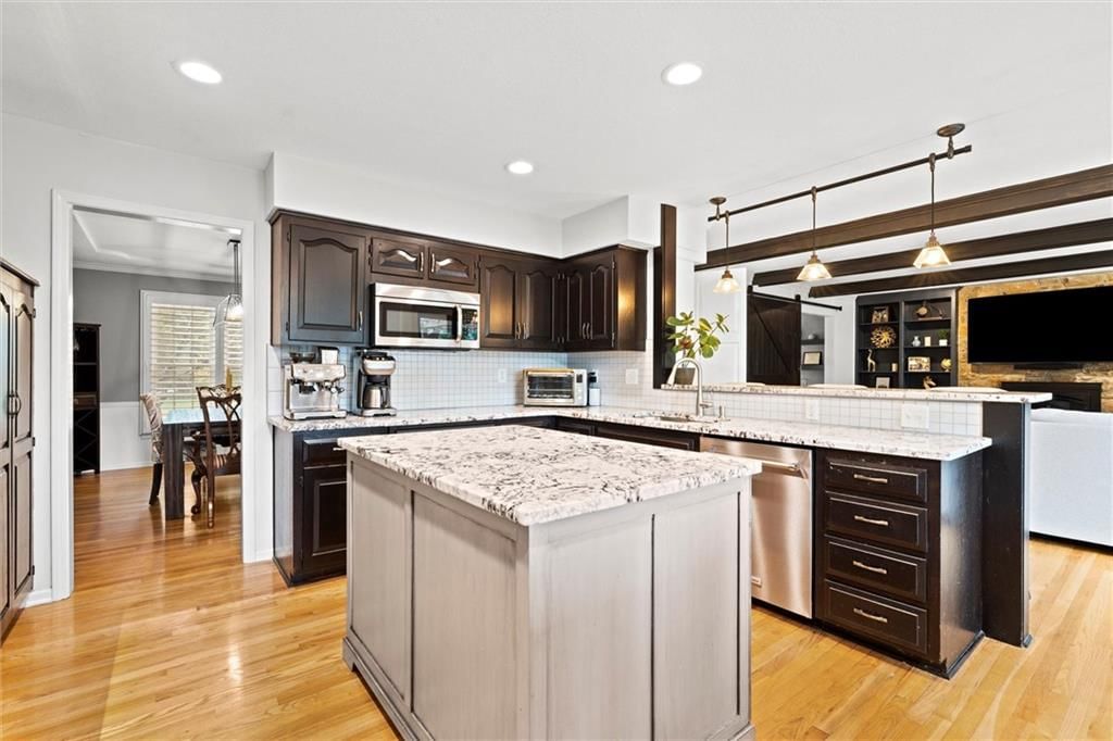 8110 W 117th Street — photo 17
