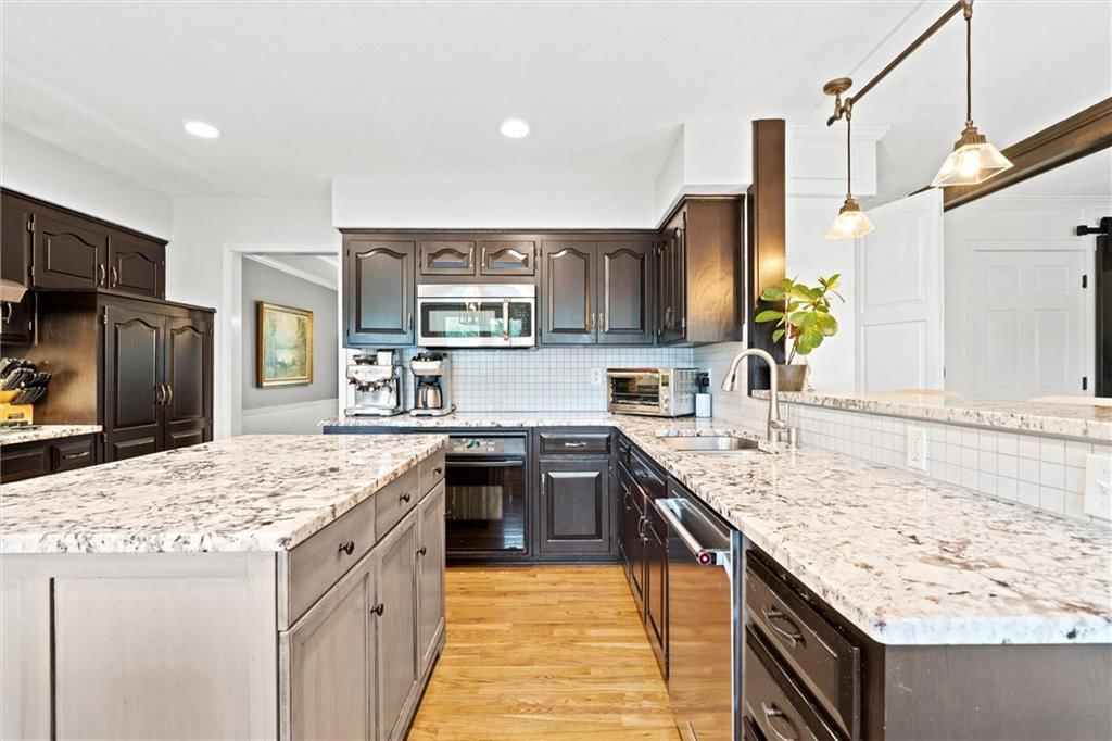 8110 W 117th Street — photo 18