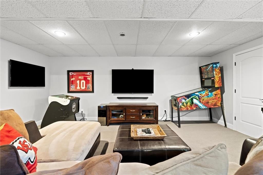 8110 W 117th Street — photo 36
