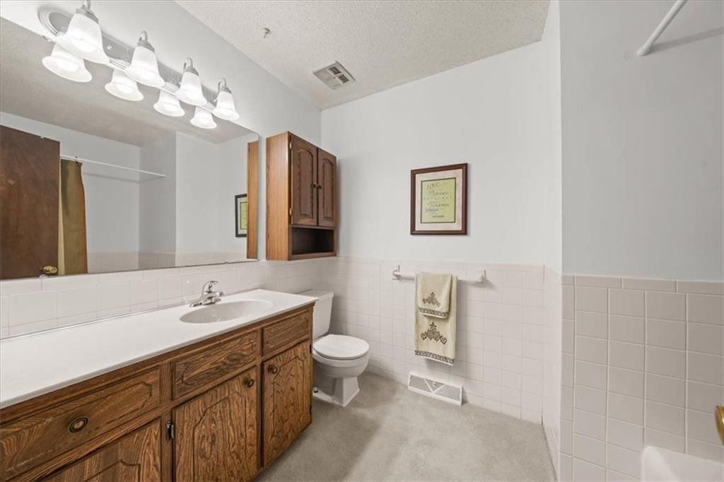604 NE 1st Street — photo 10
