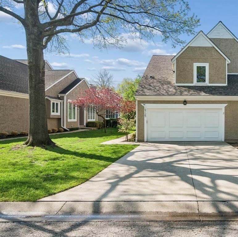 6725 W 126 Court, Leawood, KS