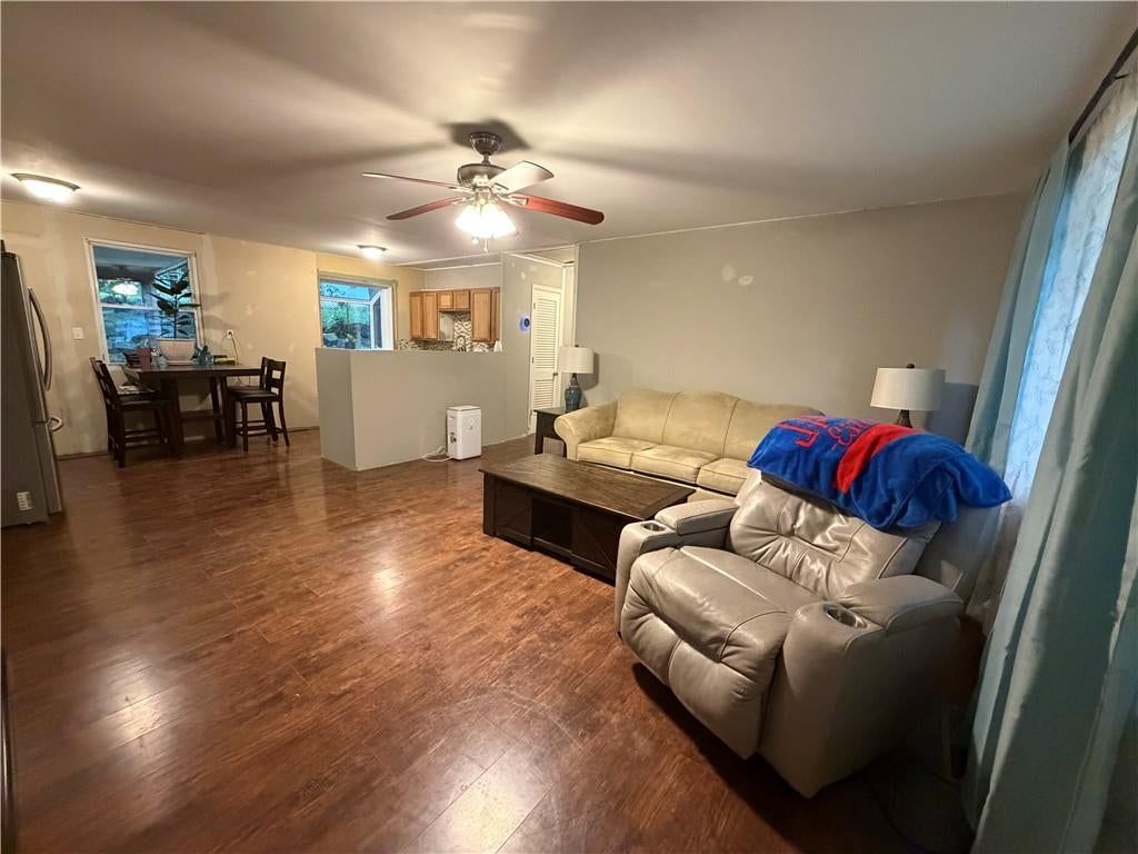 4515 N Troost Avenue — photo 3